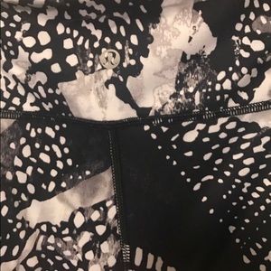 LuLulemon Size 8, full length workout leggings